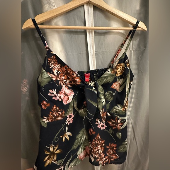 Top - Picture 1 of 2